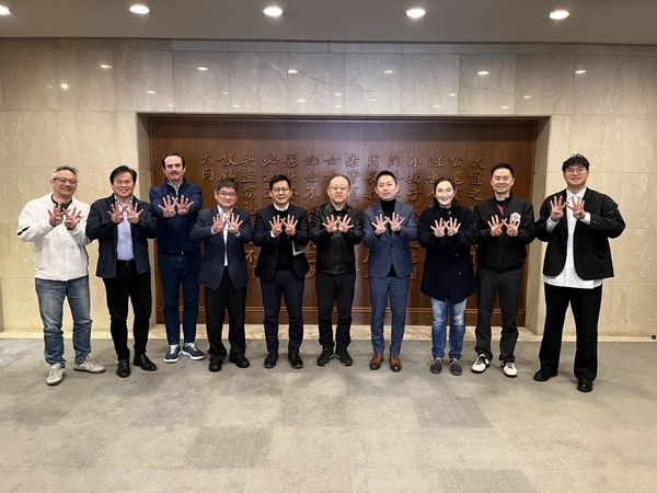 迷和业界的